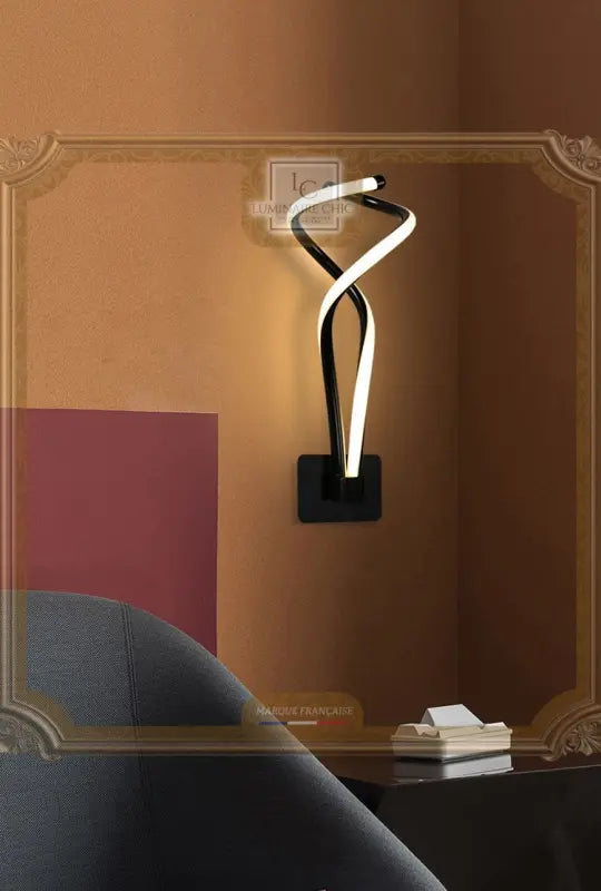 Lampe murale avec prise, design moderne – Luminaire chic : Luminaires et  Suspensions haut de gamme