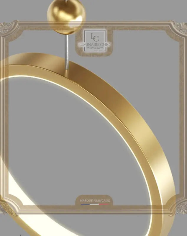 Suspension boule de verre et or avec anneau doré à LED au design moderne